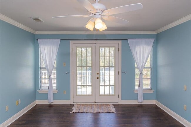 Building Photo - 118 Fox Run Dr