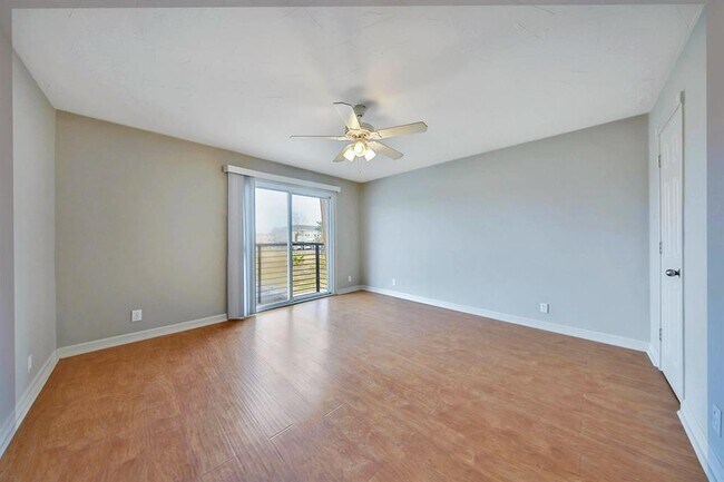 Building Photo - 709 Gale St