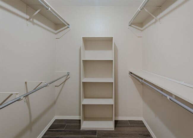 Building Photo - Gorgeous Northwood rental