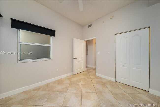 Building Photo - 6001 SW 70th St