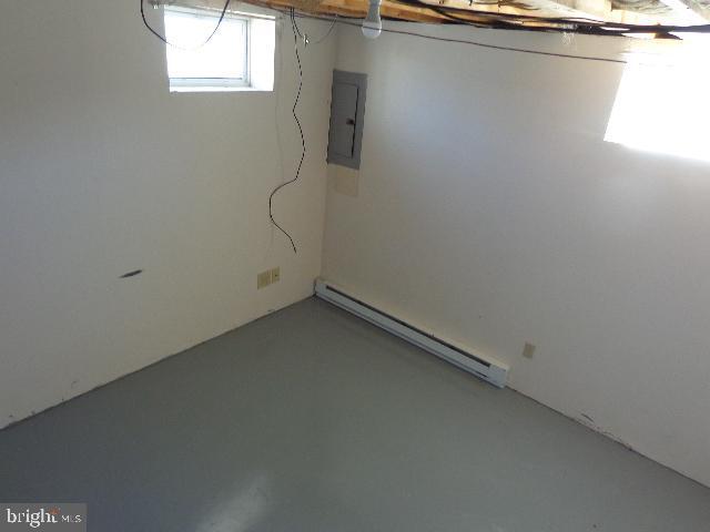 Building Photo - 907 Oak St