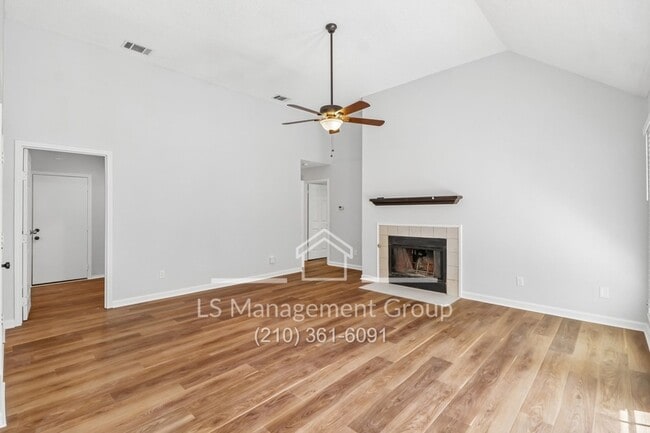 Building Photo - 3118 Bear Springs Dr