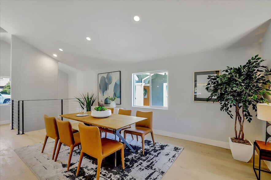 Building Photo - 914 Everett Ave