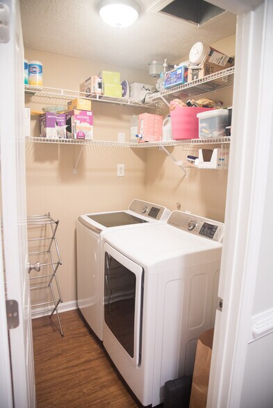 Building Photo - 105 Cadmium Ct