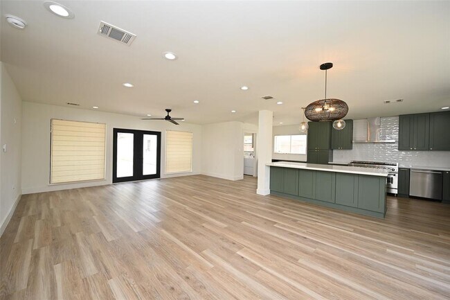 Building Photo - 3007 Maple Grove Ln