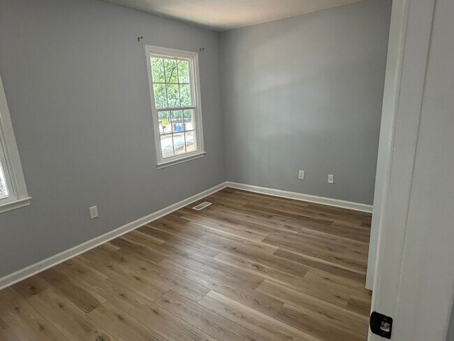 Building Photo - 839 Barringer Dr