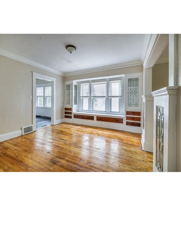 Building Photo - 12401 Parkhill Ave