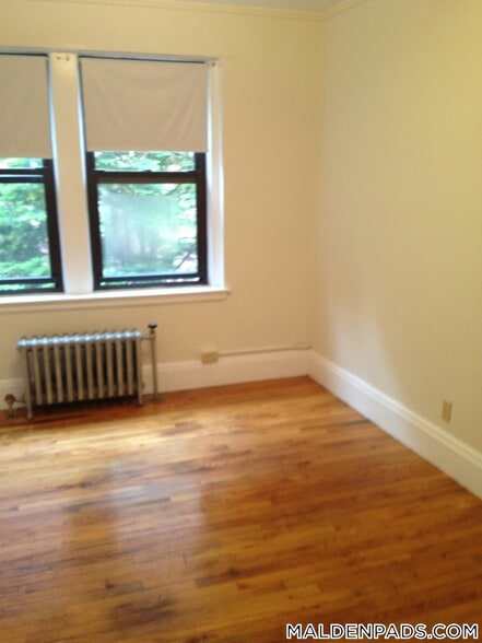 Building Photo - 349 Pleasant St