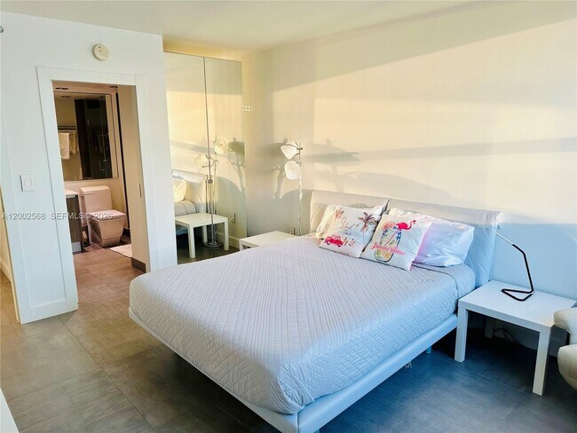 Building Photo - 650 West Ave