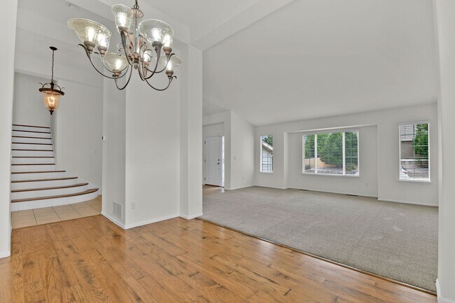 Building Photo - 705 Witchhazel Ct