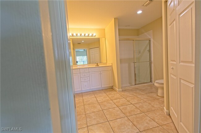 Building Photo - 25064 Peacock Ln