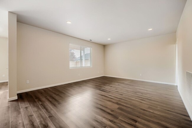 Building Photo - Amazing 6bed/3bath home in Edgewood, WA!