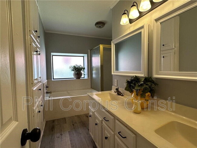 Building Photo - 7421 Lake Neuchatel Dr
