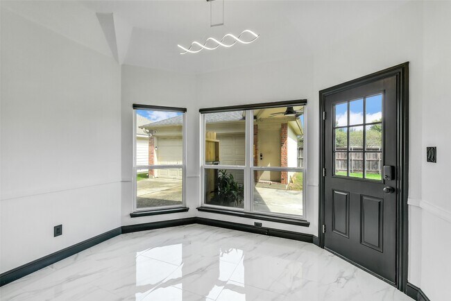 Building Photo - 11915 Helene Ct