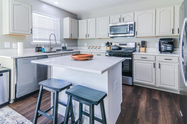 Building Photo - Fort Harrison State Park 4Bed Spacious Retreat