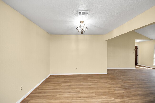 Building Photo - 8105 Lanham Ln