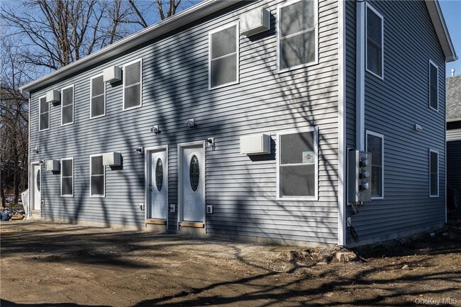 Building Photo - 36 Main St