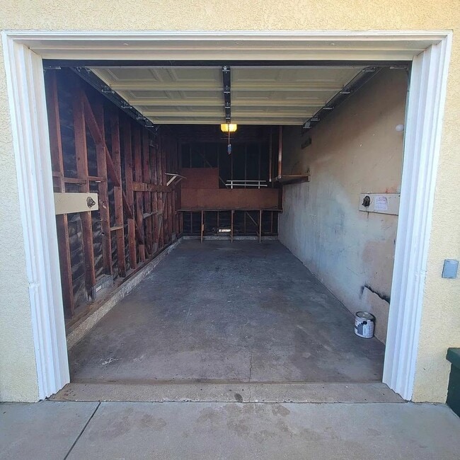 Building Photo - Charming Single Story Home Near Hancock College with One Car Garage