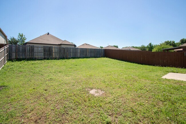 Building Photo - House For Lease in Sherman
