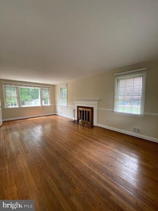 Building Photo - 4408 Glenridge St