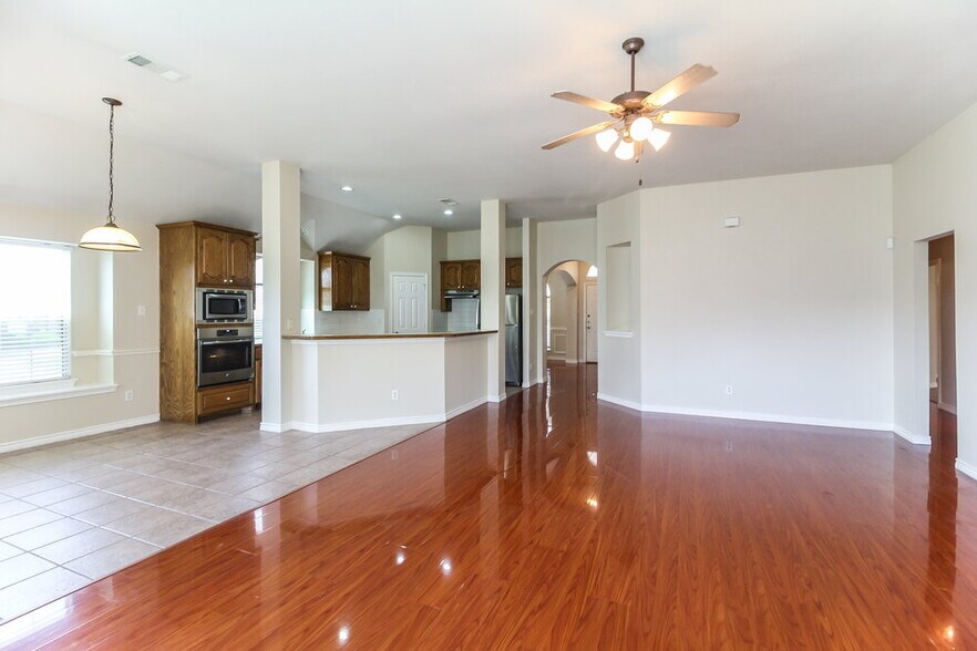 Building Photo - 7517 Creek Meadow Dr