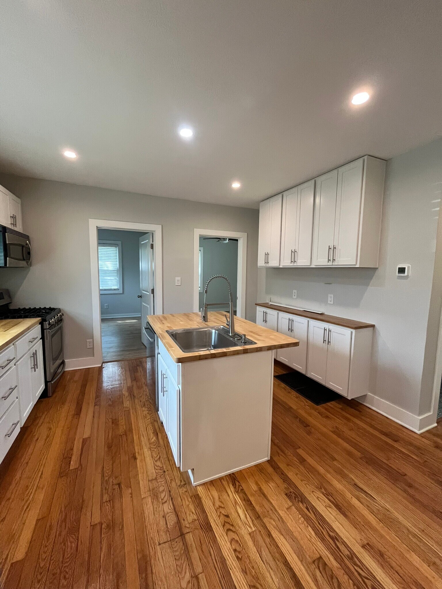 Entry to bedrooms - 2546 Duck Creek Rd