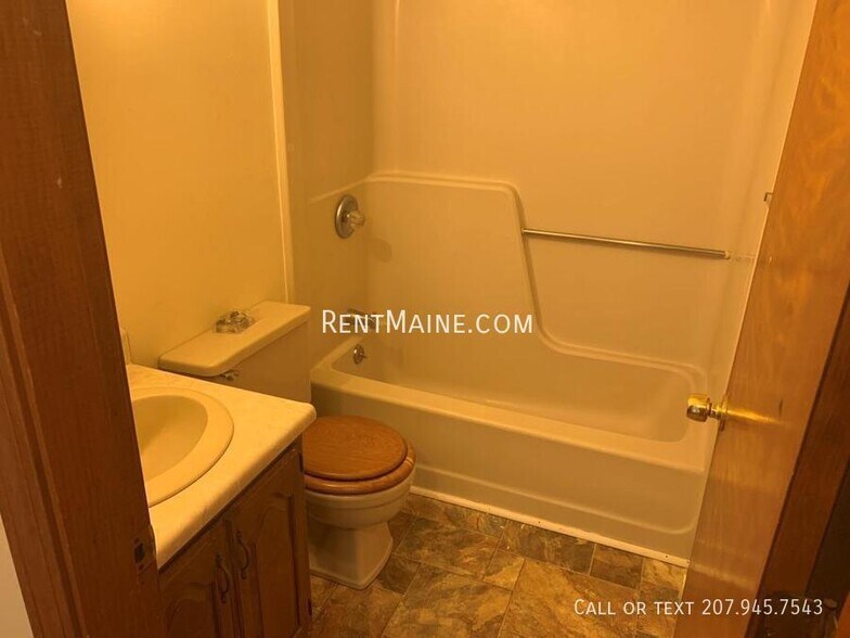 Building Photo - 385 Pine St