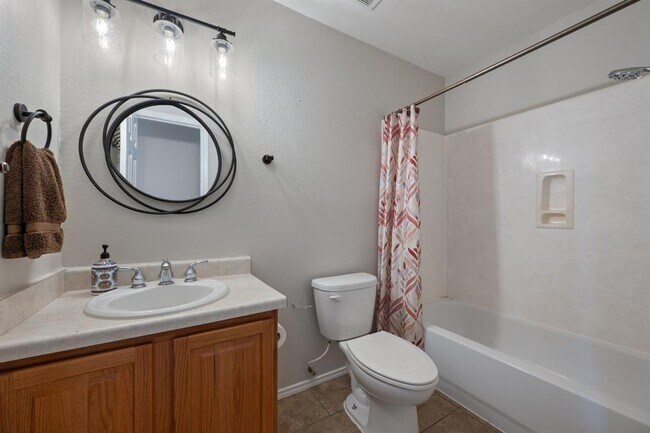 Building Photo - 108 David Dr