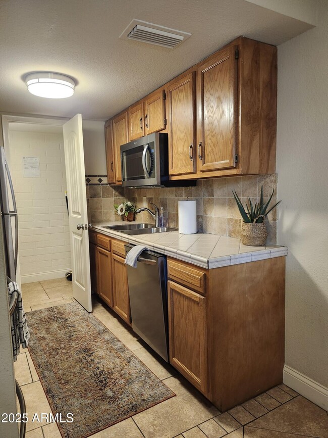 Building Photo - 4205 N 81st St