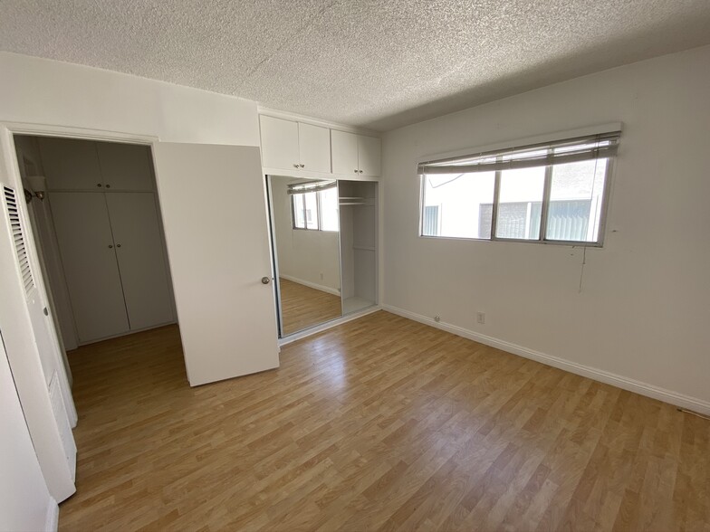Bedroom - 940 S Venice Blvd