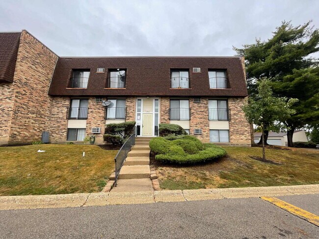 Primary Photo - 202 S Waters Edge Dr