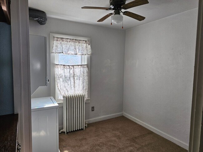 Building Photo - Triplex Main