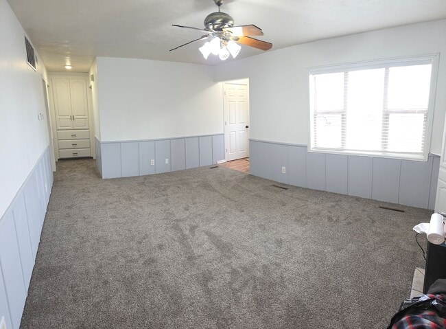 Building Photo - LEASE TAKEOVER: 3 bed, 2 bath Single Family home out by Hibbard