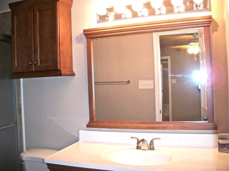 Building Photo - 112 Obrien Ct