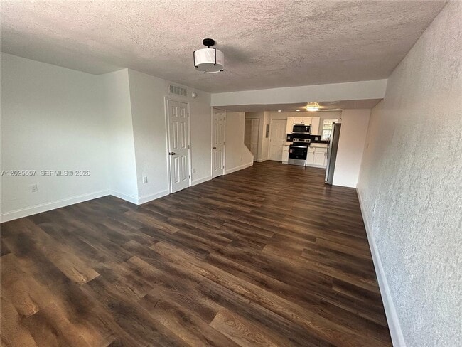 Building Photo - 1450 NE 151st St