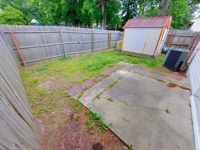 Building Photo - Beautiful Virginia Beach TownHome | 3BR, 2BA