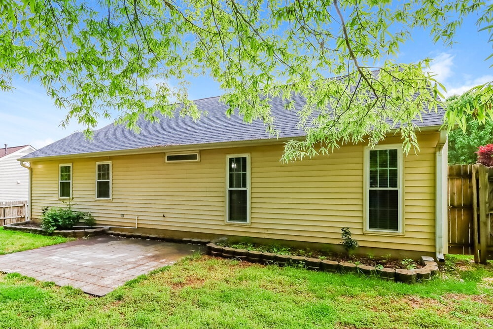 Building Photo - 660 Rebecca Jane Dr