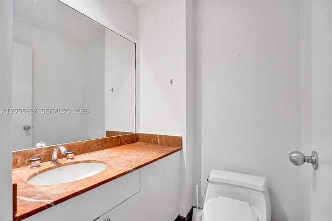 Building Photo - 888 Brickell Key Dr