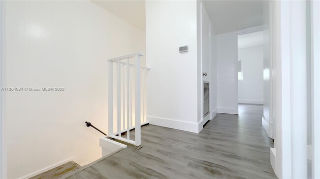 Building Photo - 8483 SW 137th Ave