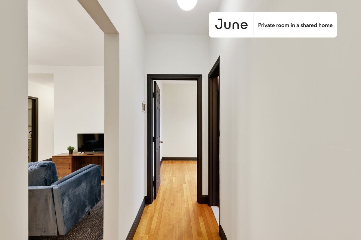 Building Photo - Room in Shared 4 bed/2.5 bath home in Brighton