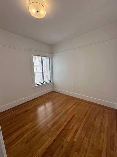 Building Photo - 707 26th Ave