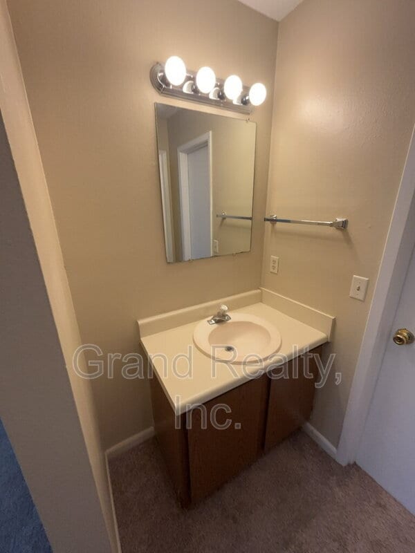 Building Photo - 5385 E Avenida De Golf