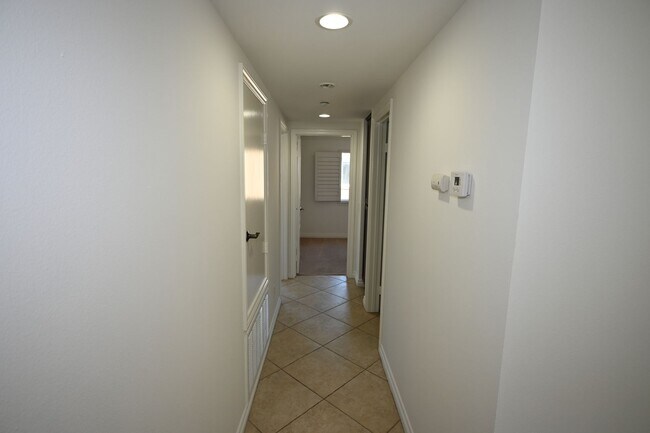 Building Photo - Spectacular Gated 3 Bed + Den, 2.5 Bath Townhouse in Newport Beach.