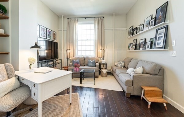 Building Photo - 16 Balmoral St