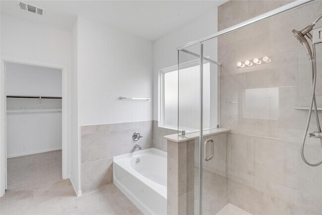 Building Photo - 108 Greenthread Dr