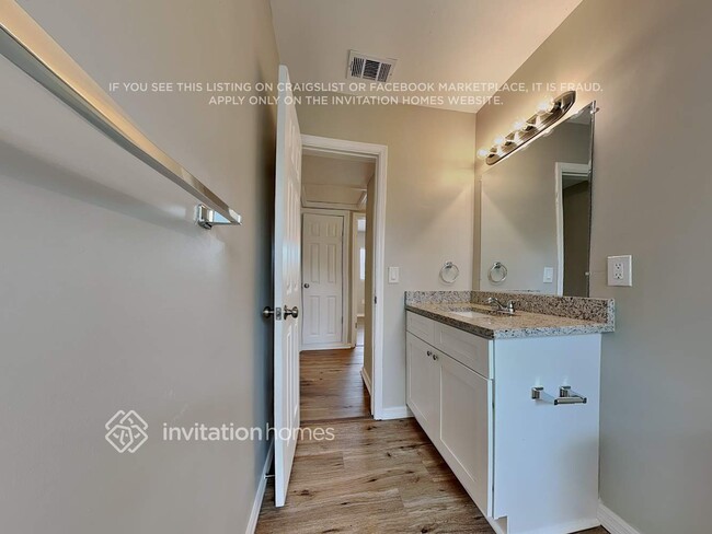 Building Photo - 1720 Newton St