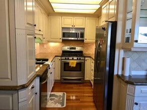 Building Photo - 3849 San Ramon Dr