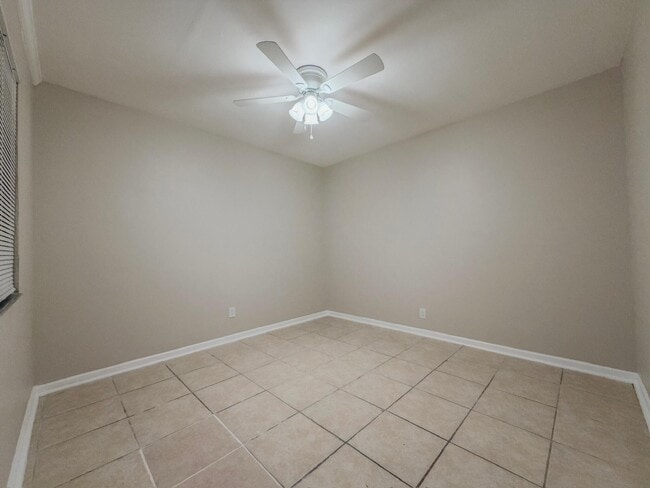 Building Photo - 2680 Hinda Rd