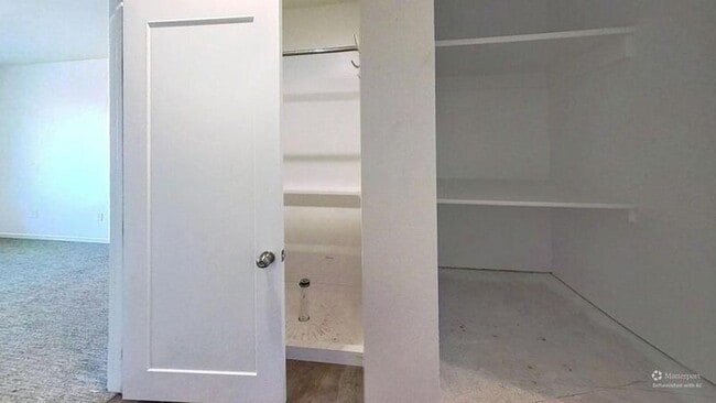 Building Photo - 361 W 400 S