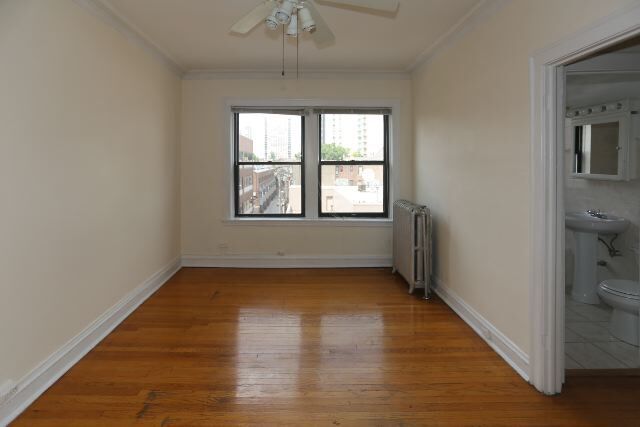 Building Photo - 1455 W Byron St